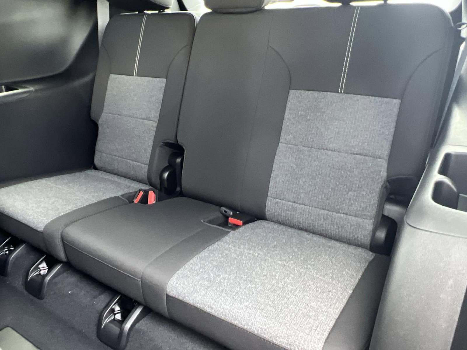 New 2025 GMC Acadia Elevation image 22