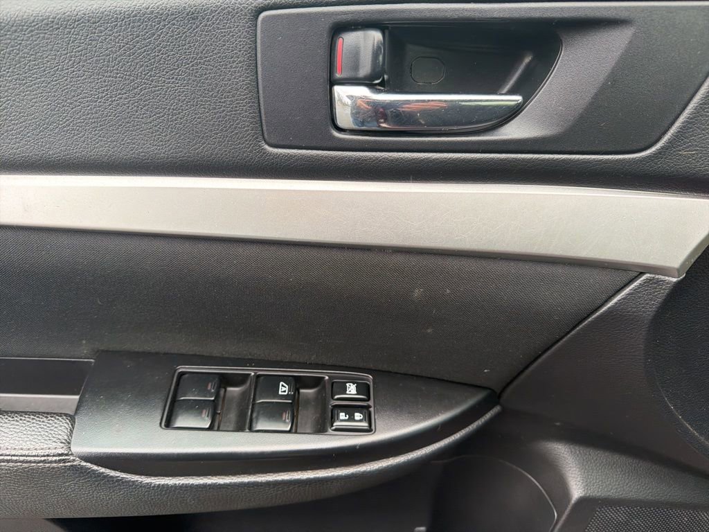 Used 2012 Subaru Outback 2.5i Premium image 12