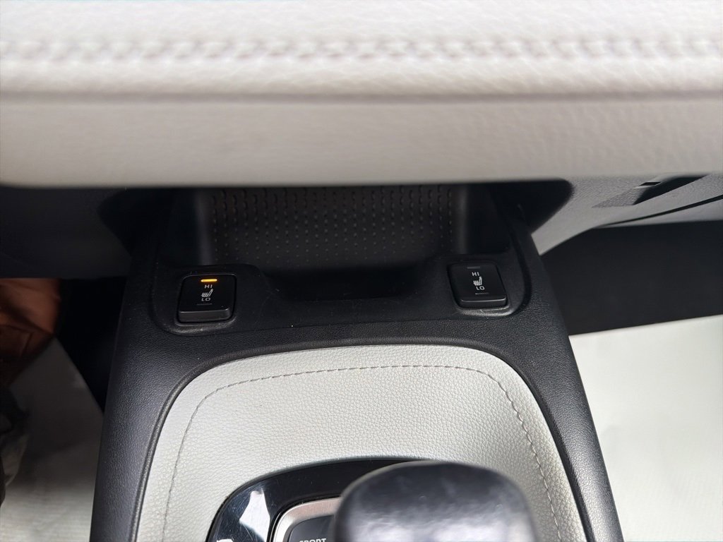 Used 2022 Toyota Corolla XSE image 29