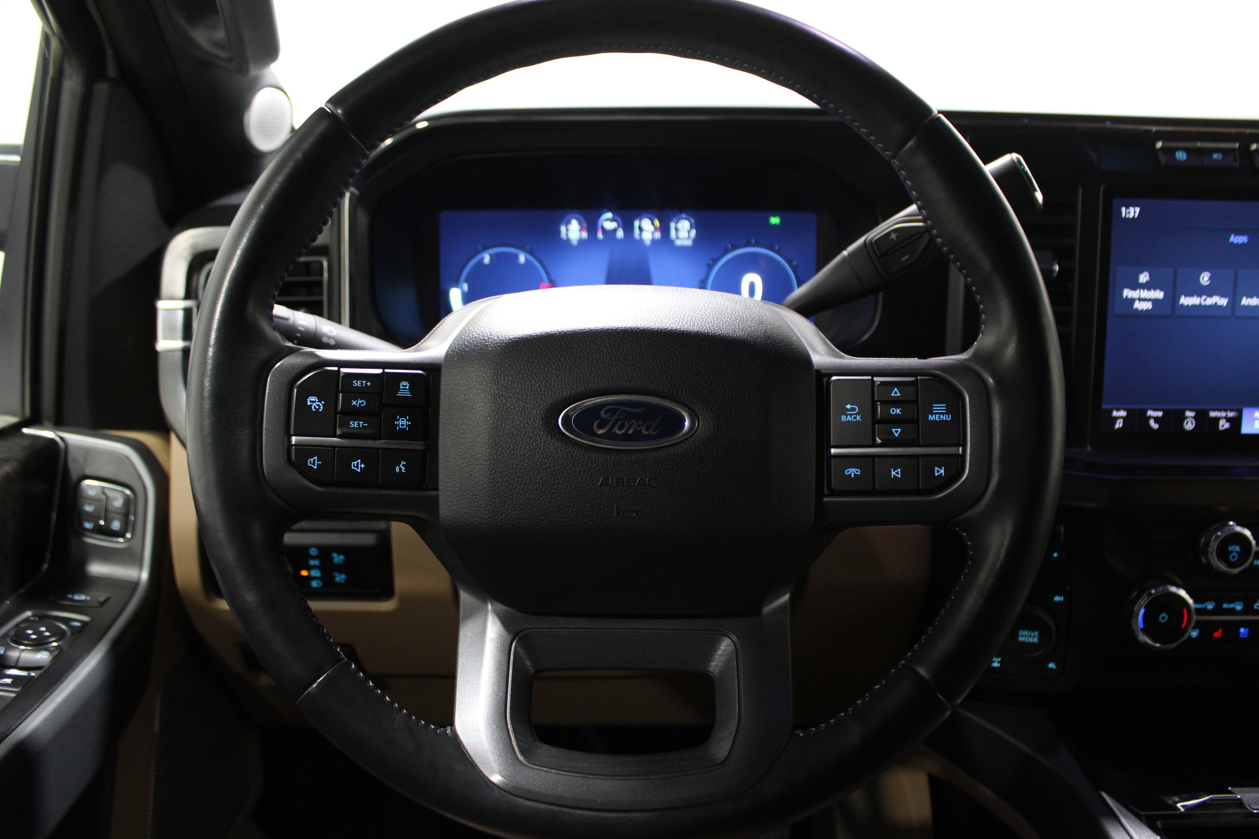 Used 2024 Ford F350 Lariat w/ Lariat Ultimate Package image 11