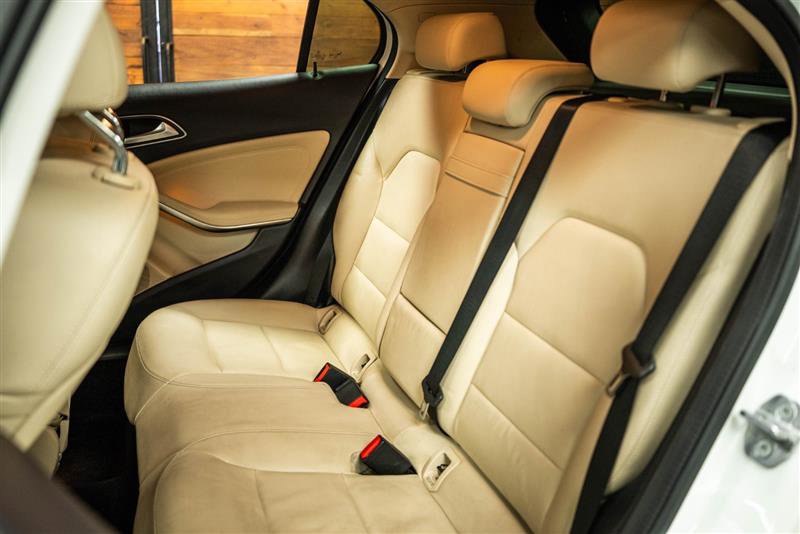 Used 2020 Mercedes-Benz GLA 250 4MATIC image 11