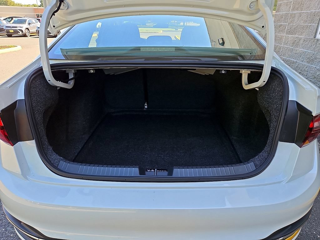 Certified 2026 Volkswagen Jetta SEL FWD image 29
