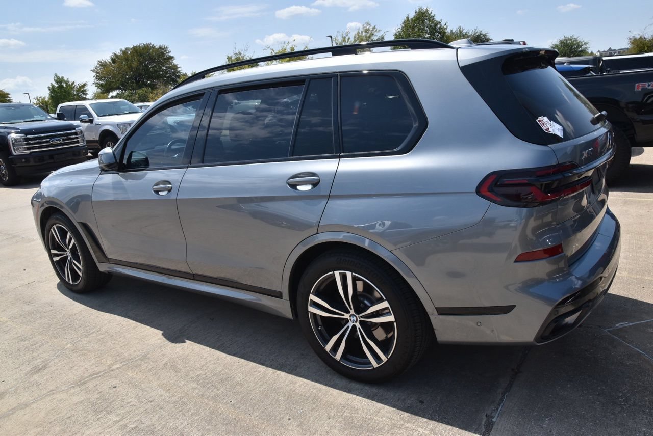 Used 2024 BMW X7 xDrive40i w/ M Sport Package AWD/4WD image 9