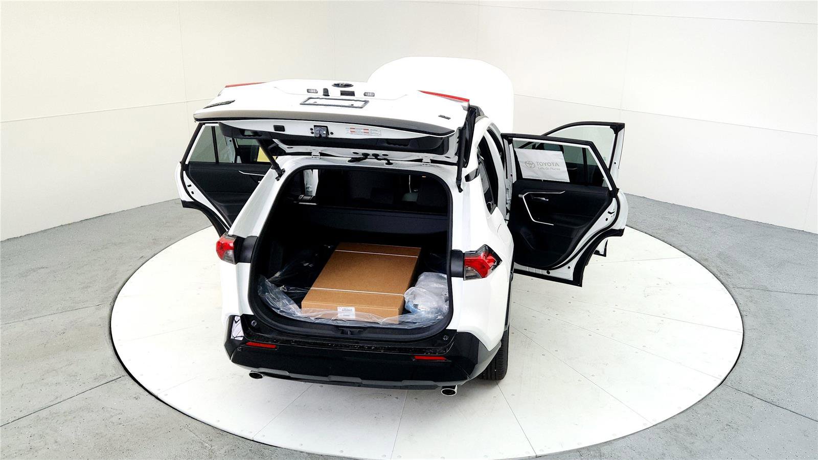 Used 2024 Toyota RAV4 SE w/ Weather & Moonroof Package image 19