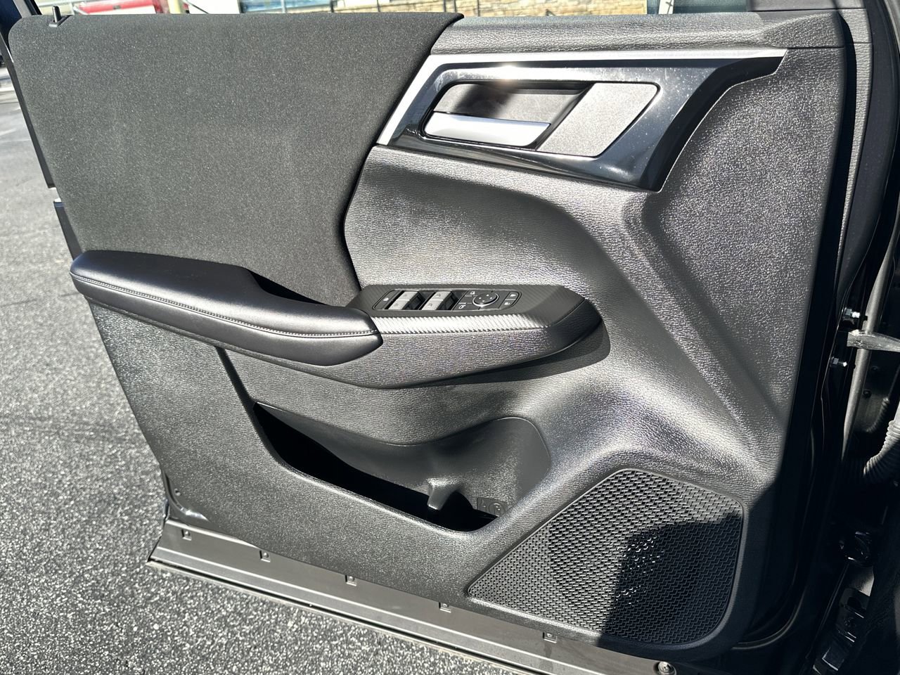 Used 2024 Mitsubishi Outlander ES image 18