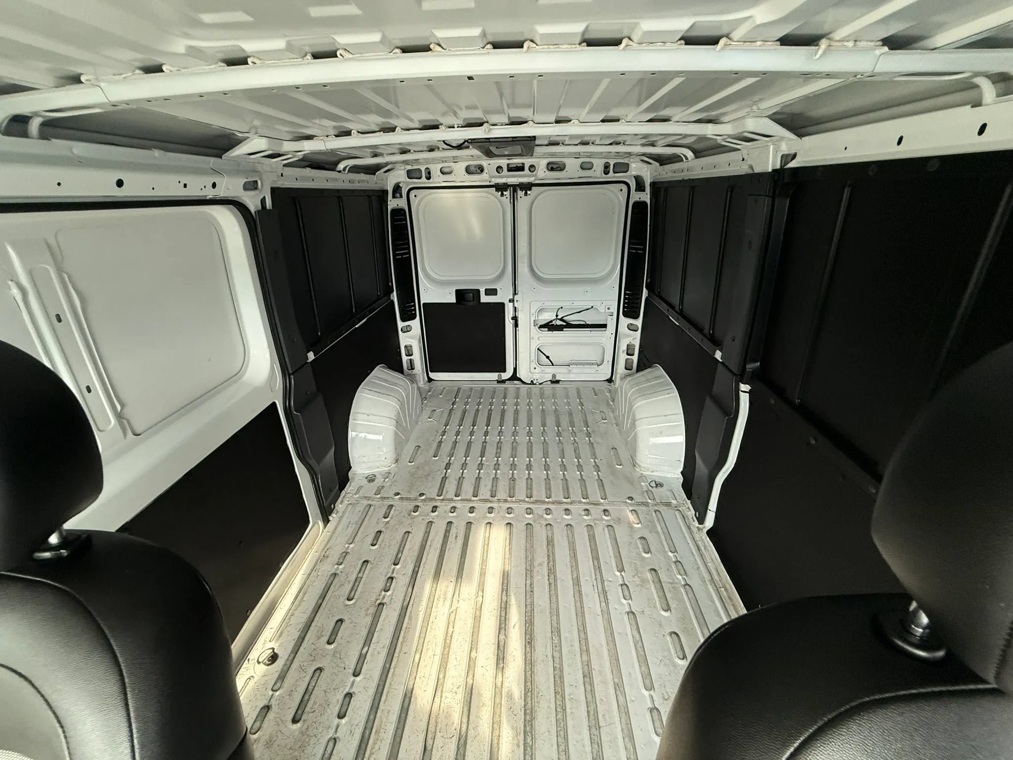 Used 2025 RAM ProMaster 2500 w/ Convenience Group FWD image 22