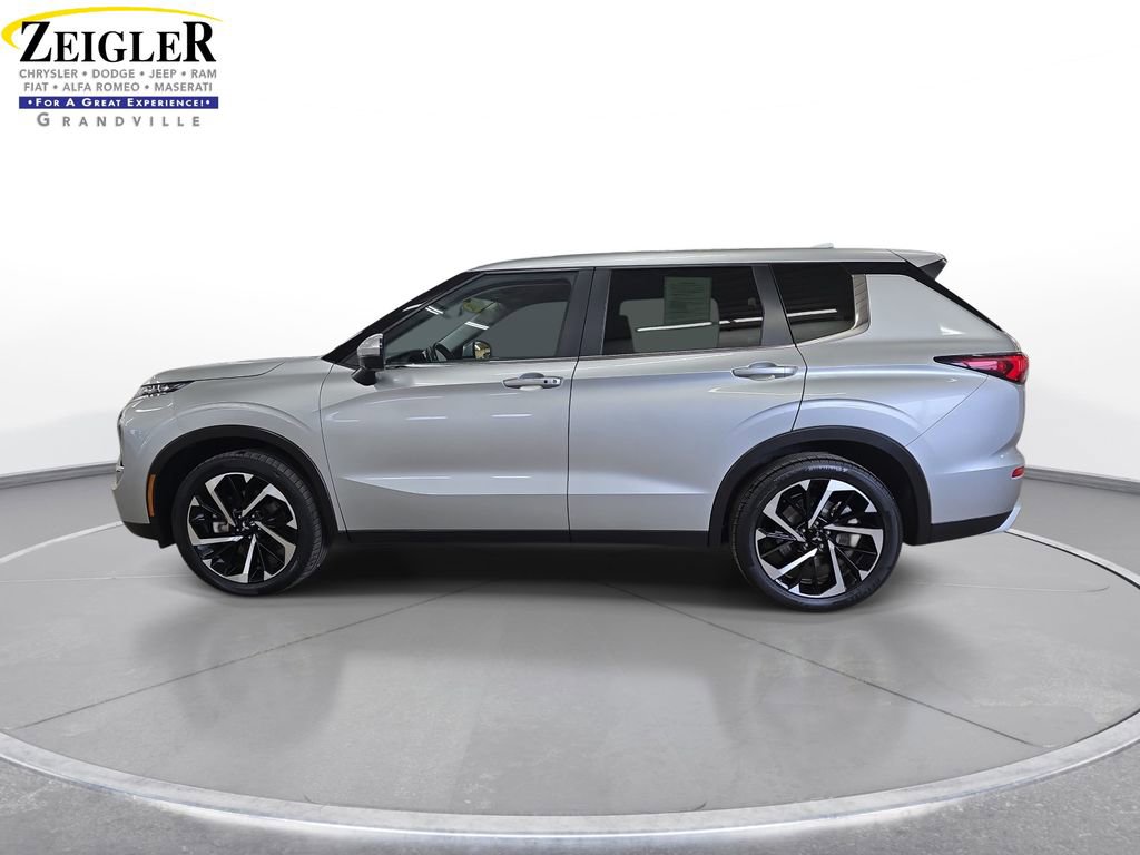 Used 2024 Mitsubishi Outlander SE AWD/4WD image 8
