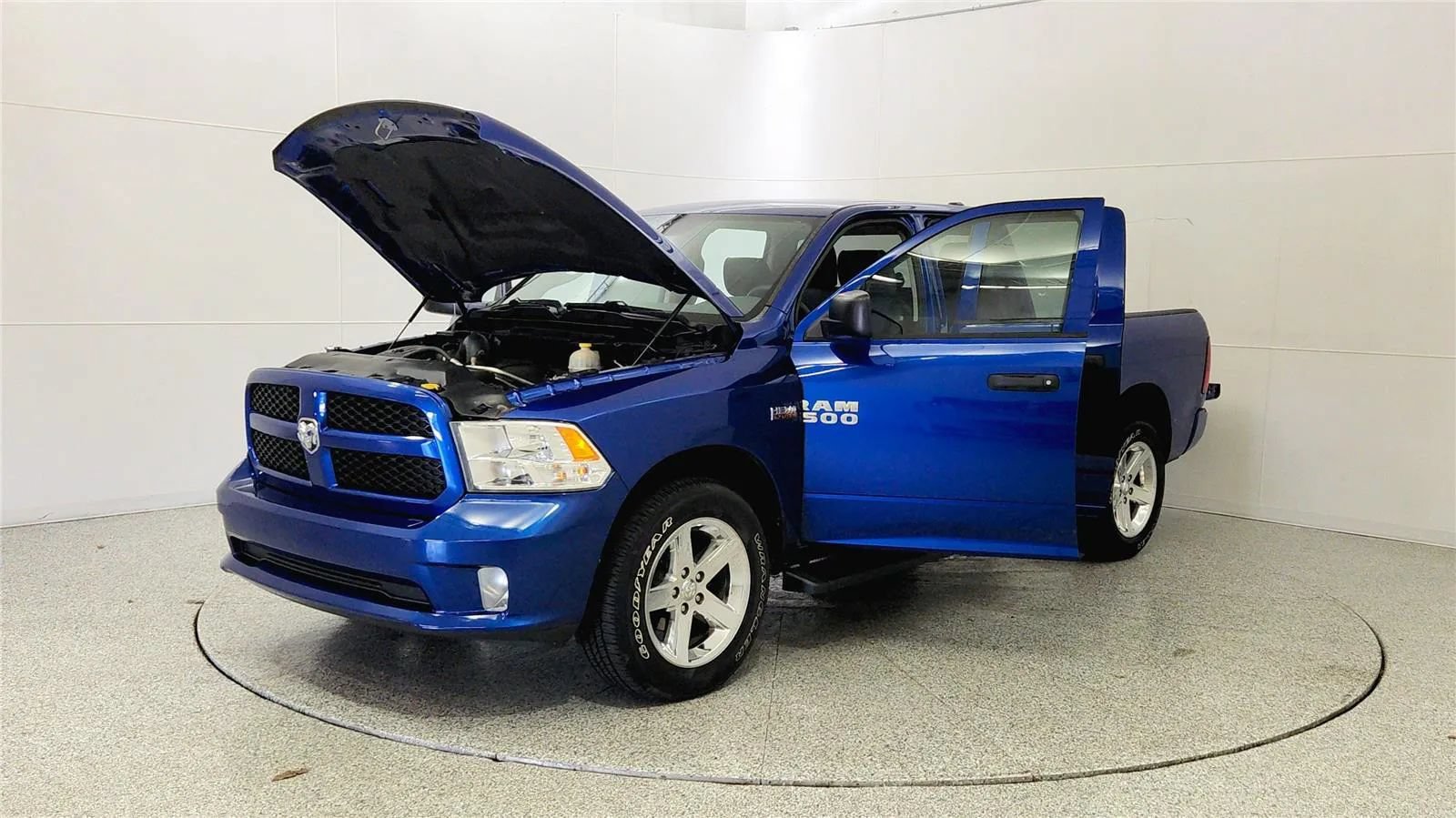 Used 2015 RAM 1500 Express AWD/4WD image 10