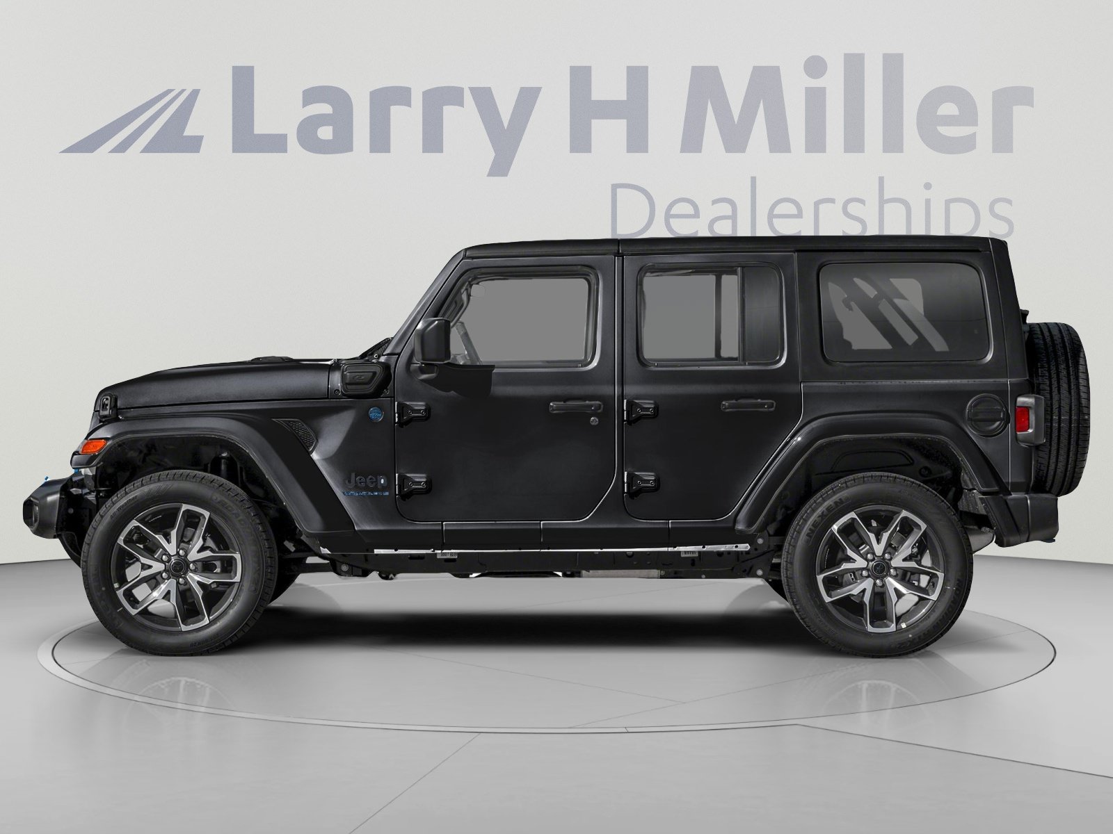 Used 2024 Jeep Wrangler Unlimited Rubicon 4xe w/ Capability Package AWD/4WD image 3