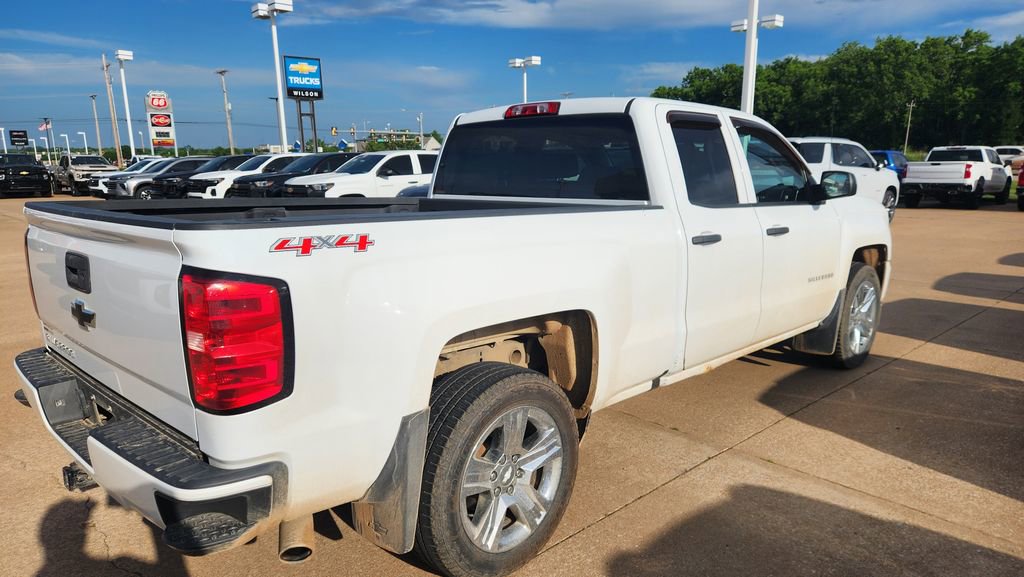 Used 2017 Chevrolet Silverado 1500 Custom w/ Custom Convenience Package AWD/4WD image 4