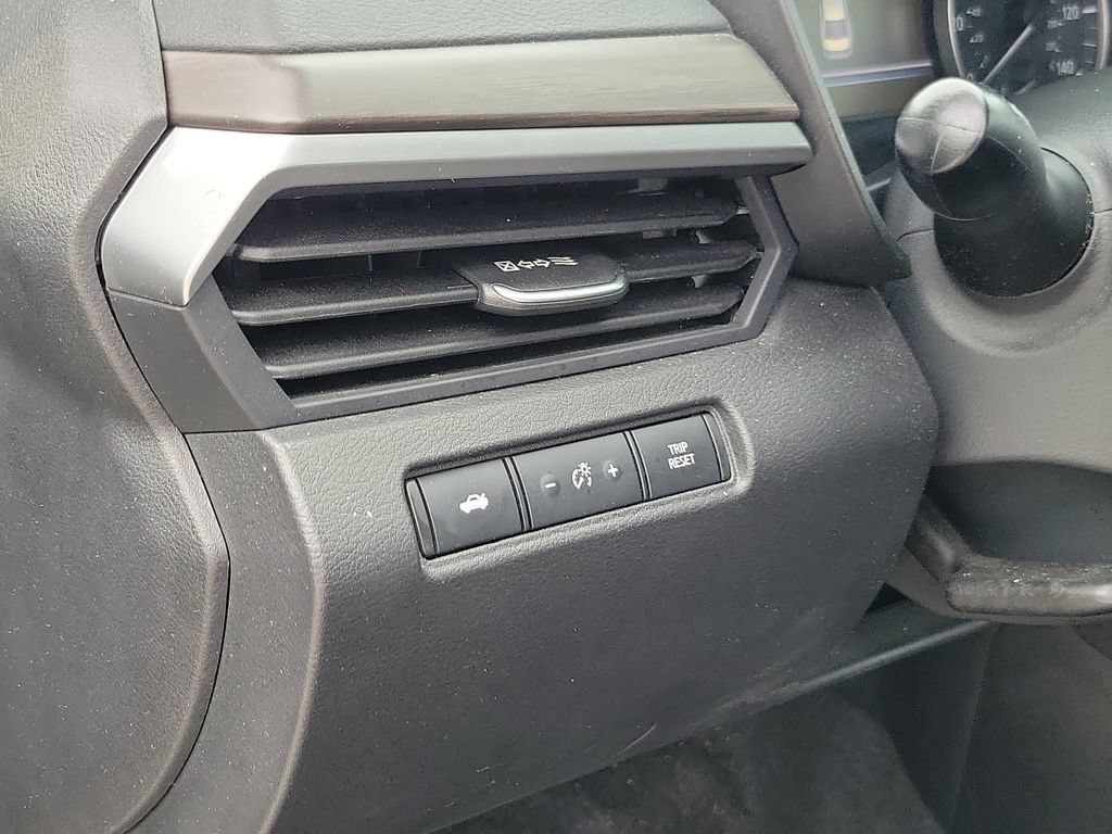 Used 2025 Nissan Altima 2.5 SV FWD image 16