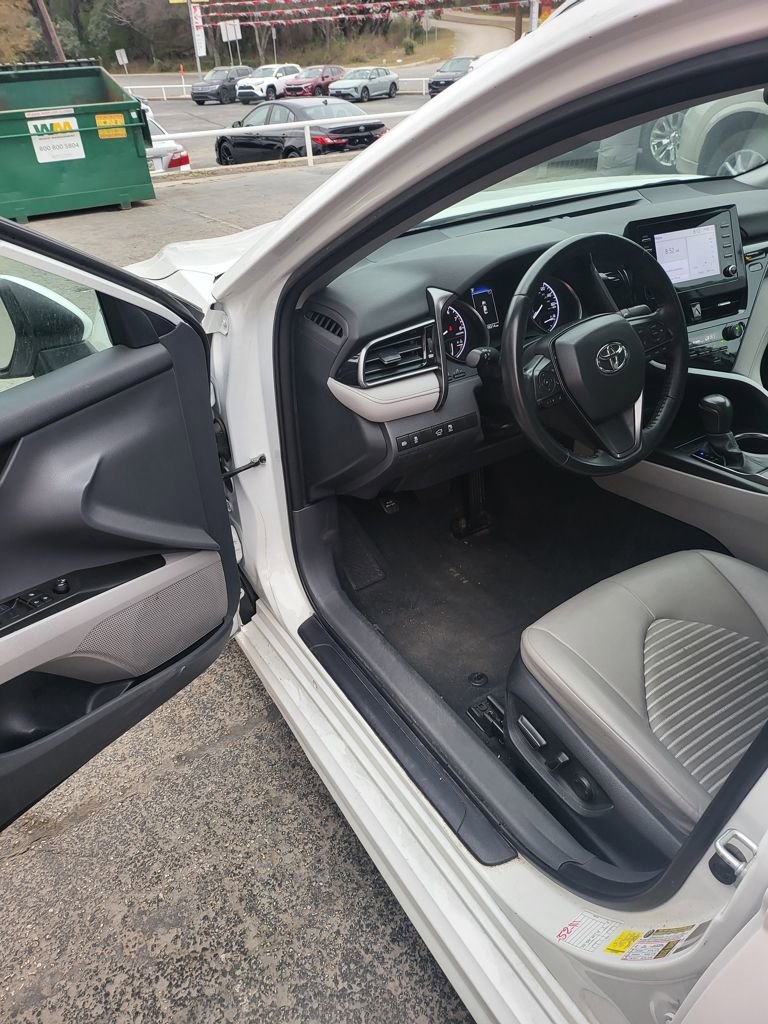 Used 2024 Toyota Camry SE image 5