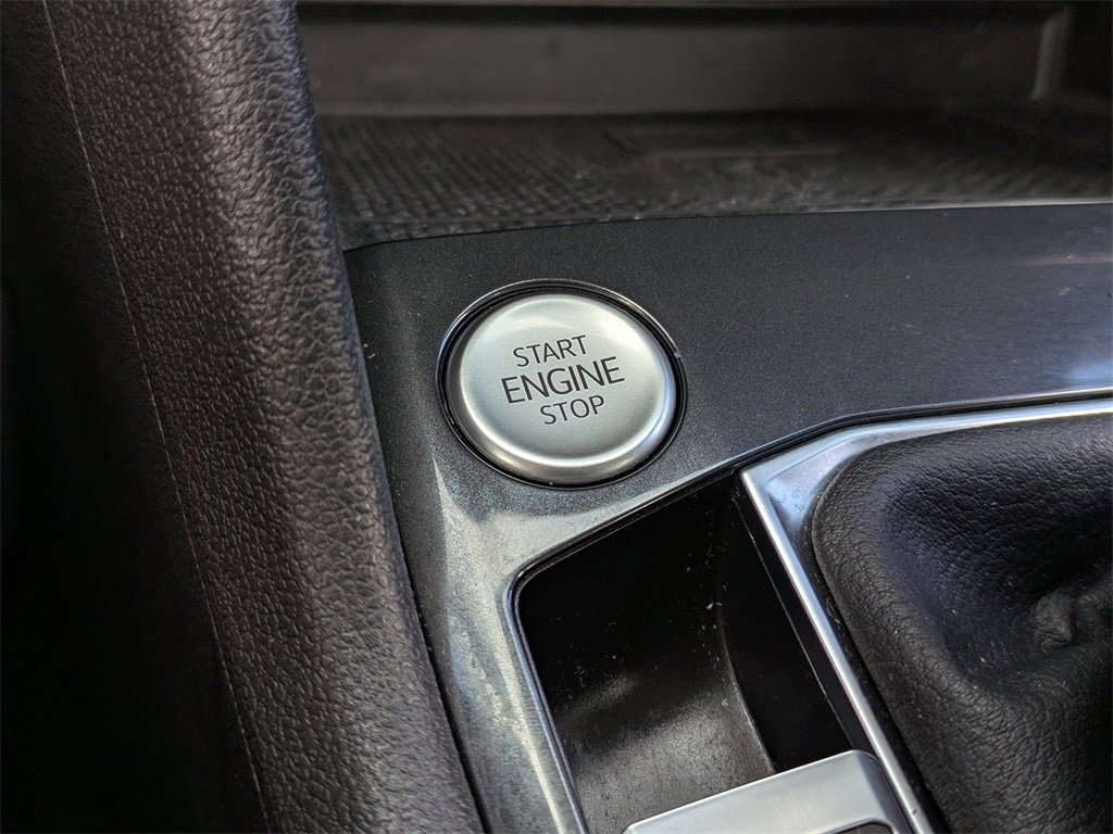 Used 2022 Volkswagen Tiguan SE image 29