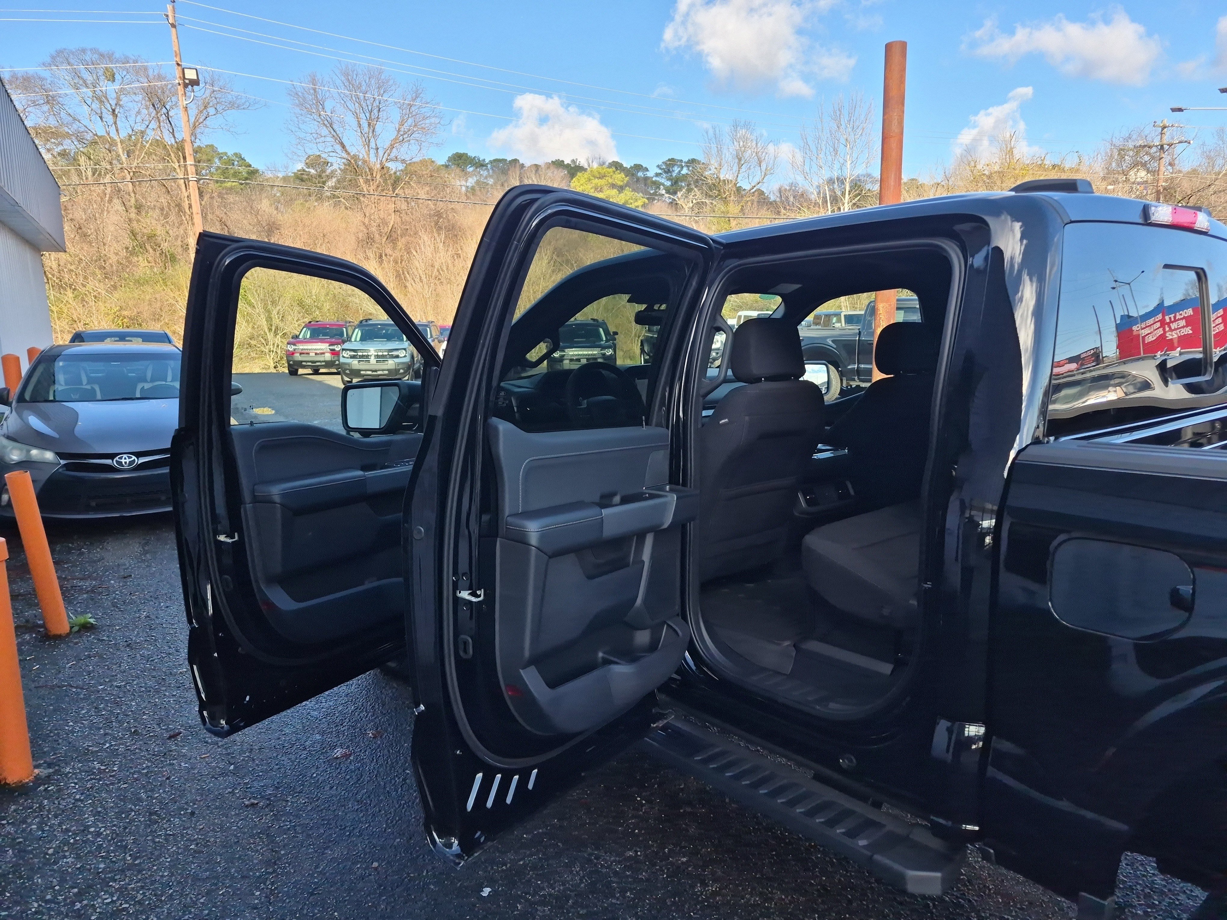 New 2025 Ford F150 XLT w/ Equipment Group 302A MID AWD/4WD image 15