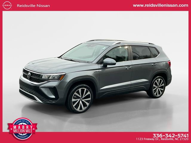 Used 2024 Volkswagen Taos SE image 1