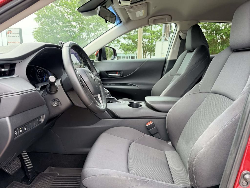 Certified 2024 Toyota Venza LE AWD/4WD image 20