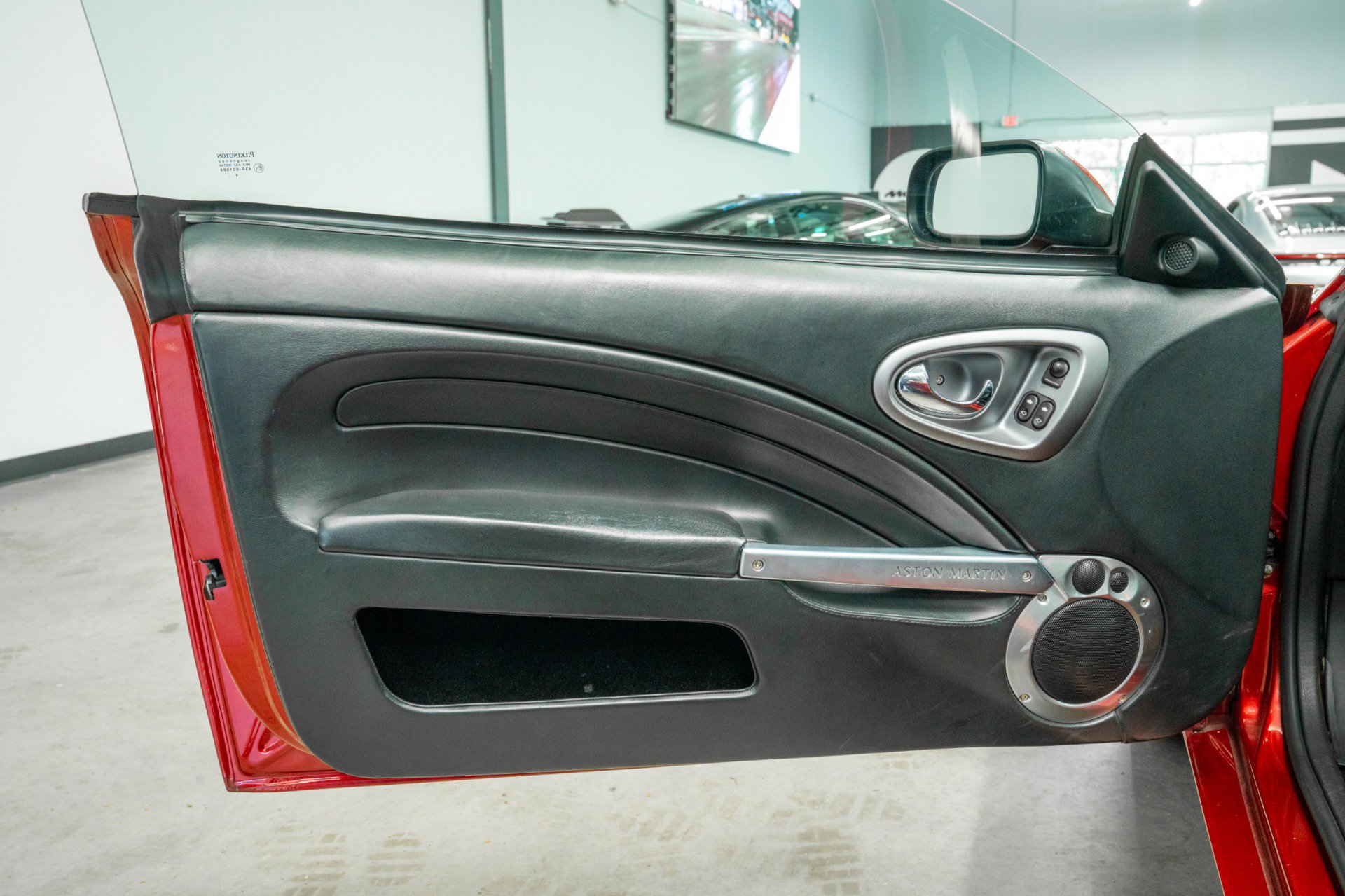 Used 2005 Aston Martin Vanquish S RWD image 34