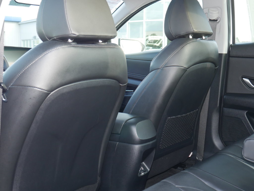 Used 2025 Hyundai Elantra Limited FWD image 26