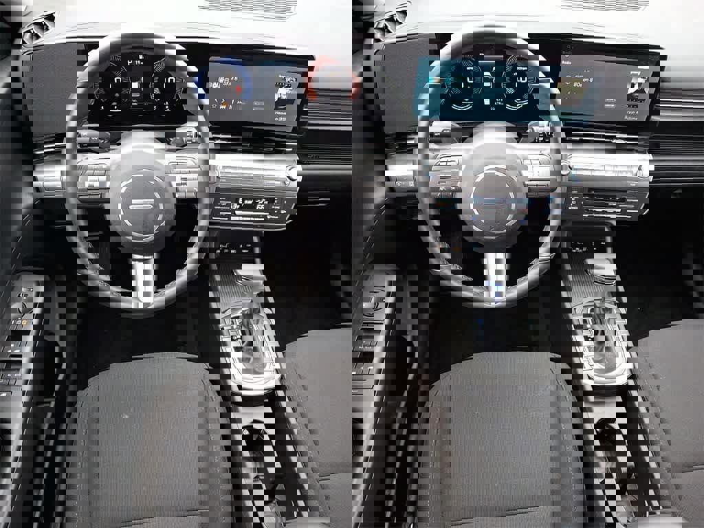 Used 2025 Hyundai Kona SEL image 11