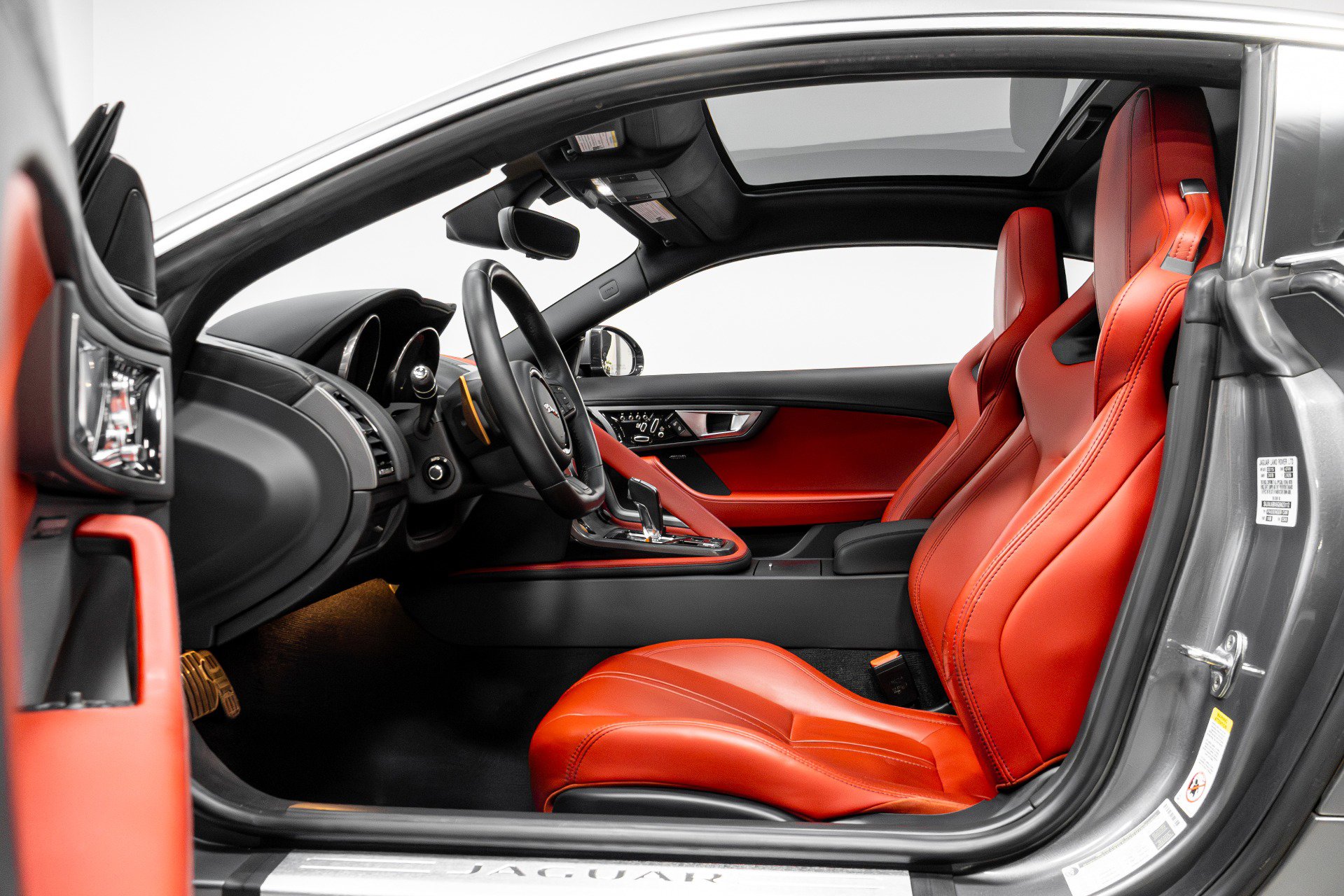 Used 2016 Jaguar F-TYPE S image 5