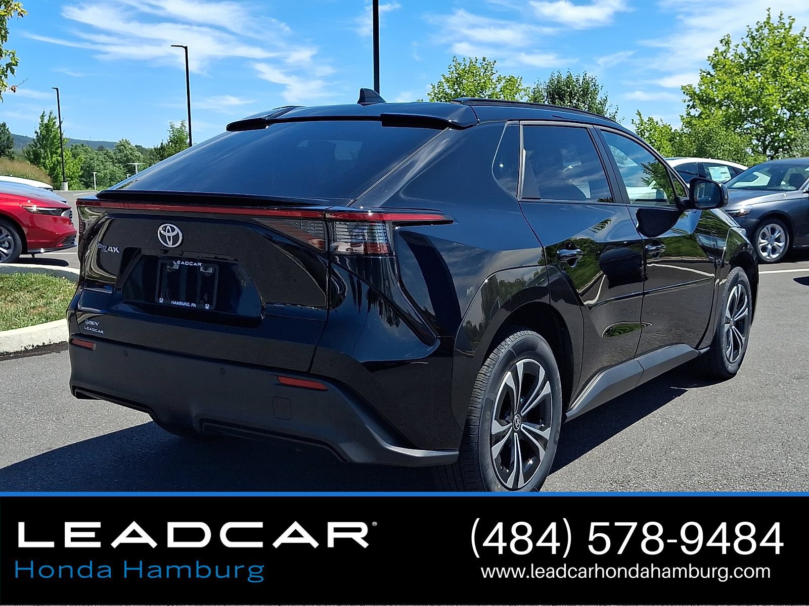 Used 2025 Toyota bZ4X FWD w/ Weather Package image 7