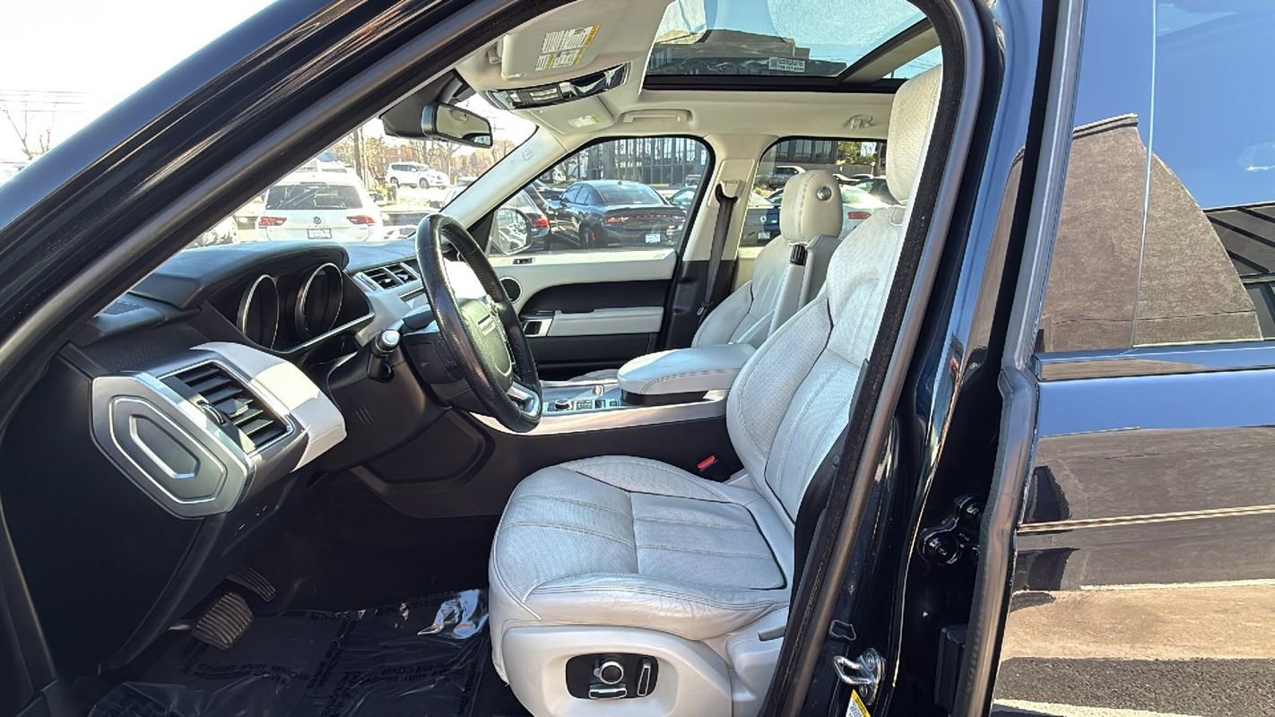 Used 2016 Land Rover Range Rover Sport HSE image 10