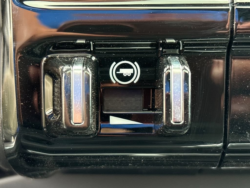 New 2026 RAM 2500 Laramie AWD/4WD image 19