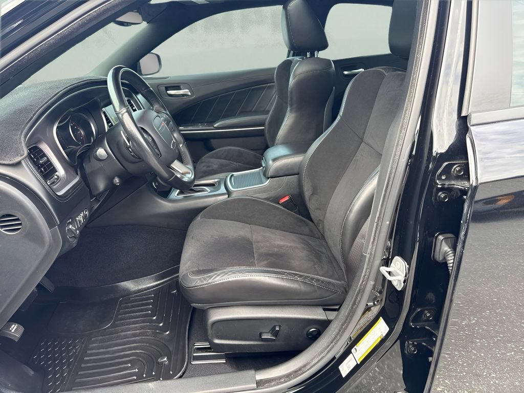 Used 2019 Dodge Charger R/T w/ Plus Group RWD image 5