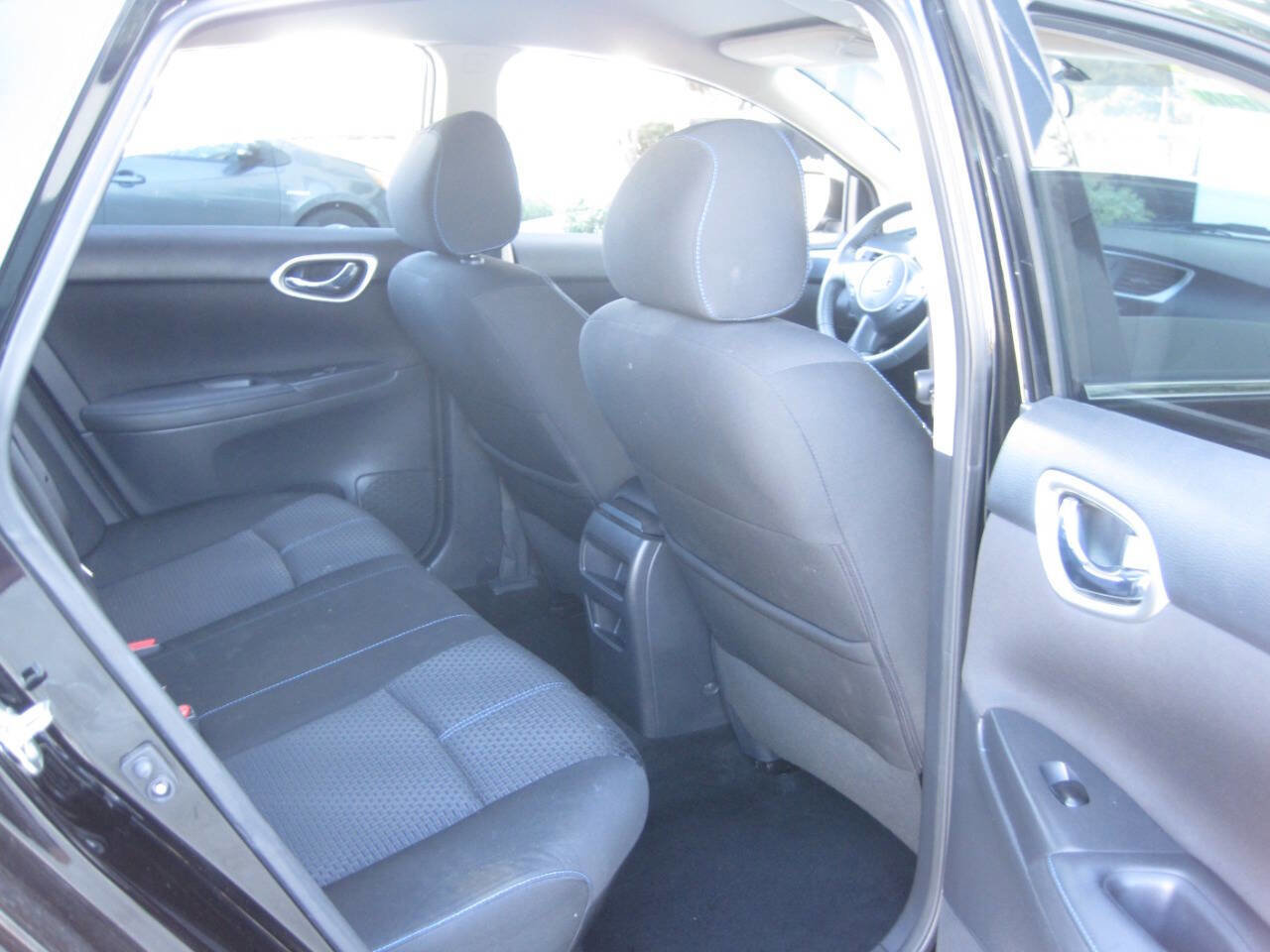 Used 2017 Nissan Sentra SR w/ SR Midnight Edition image 27