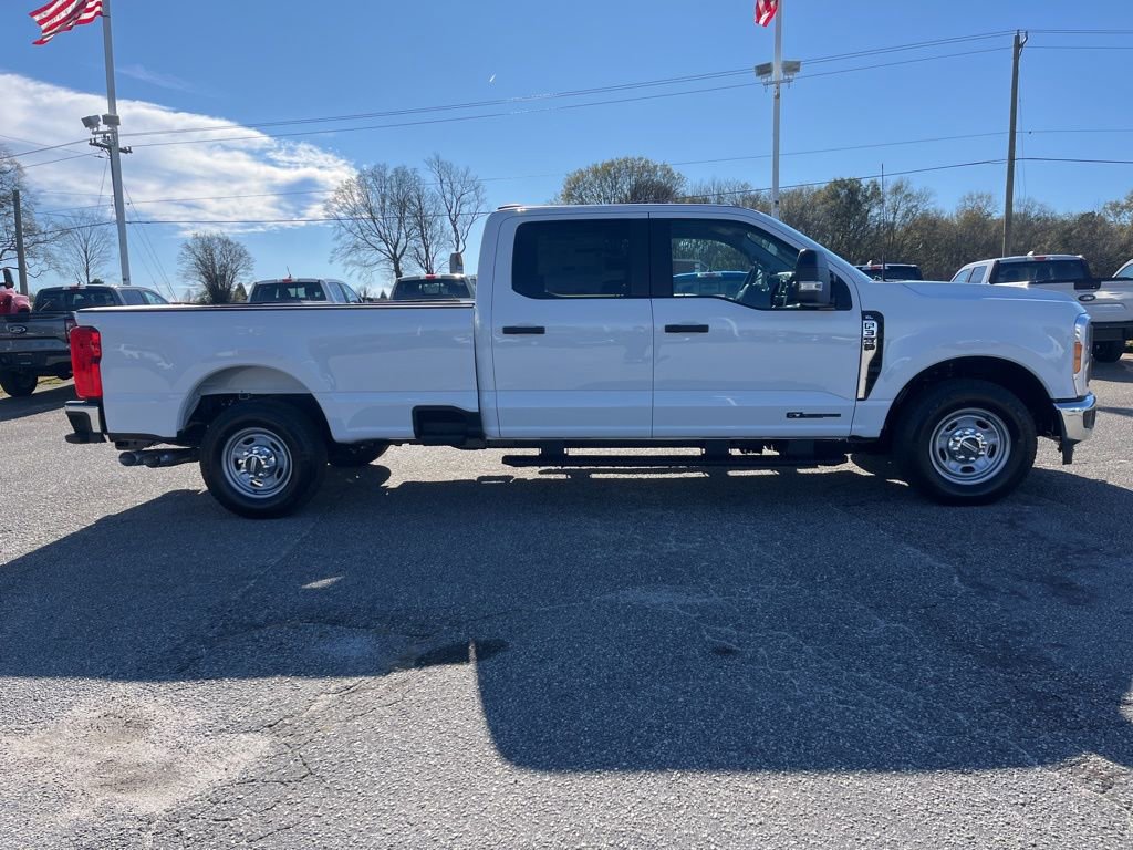 New 2026 Ford F350 XL w/ XL Chrome Package image 4