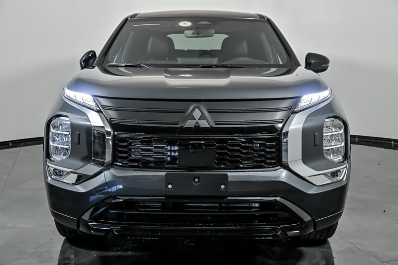 New 2026 Mitsubishi Outlander LE FWD image 29