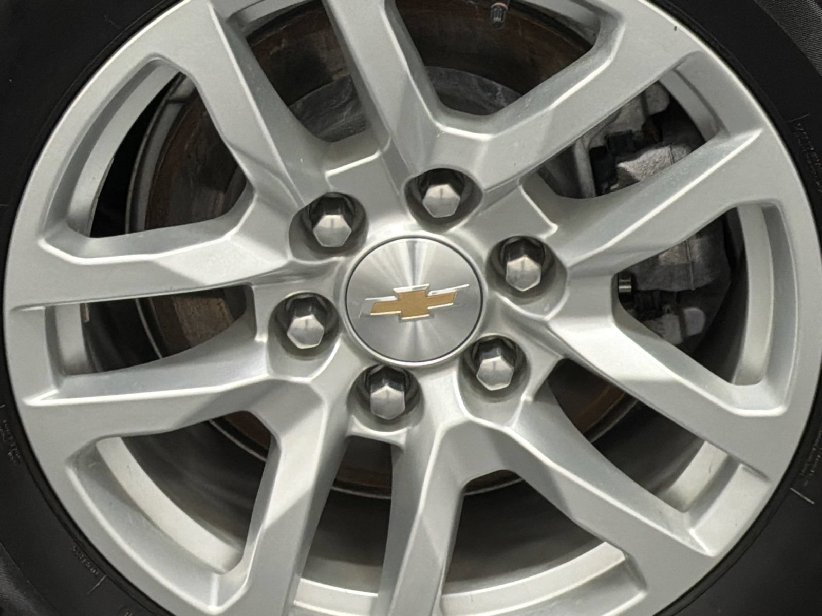 Used 2024 Chevrolet Suburban LT AWD/4WD image 5