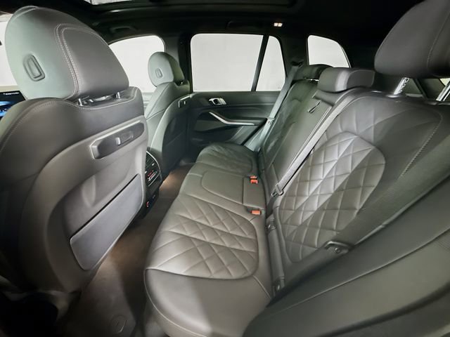 Used 2024 BMW X5 xDrive40i w/ M Sport Package image 25