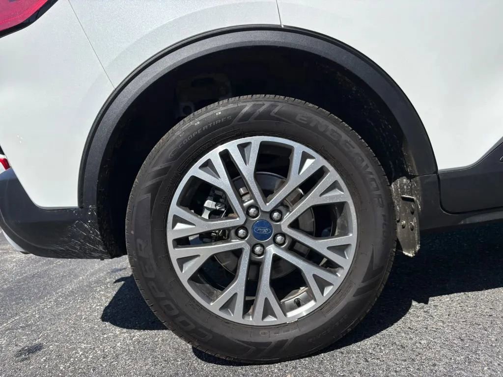 Used 2020 Ford Escape SEL AWD/4WD image 25