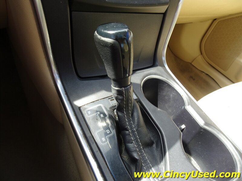Used 2017 Toyota Camry XLE w/ Moonroof Package FWD image 18