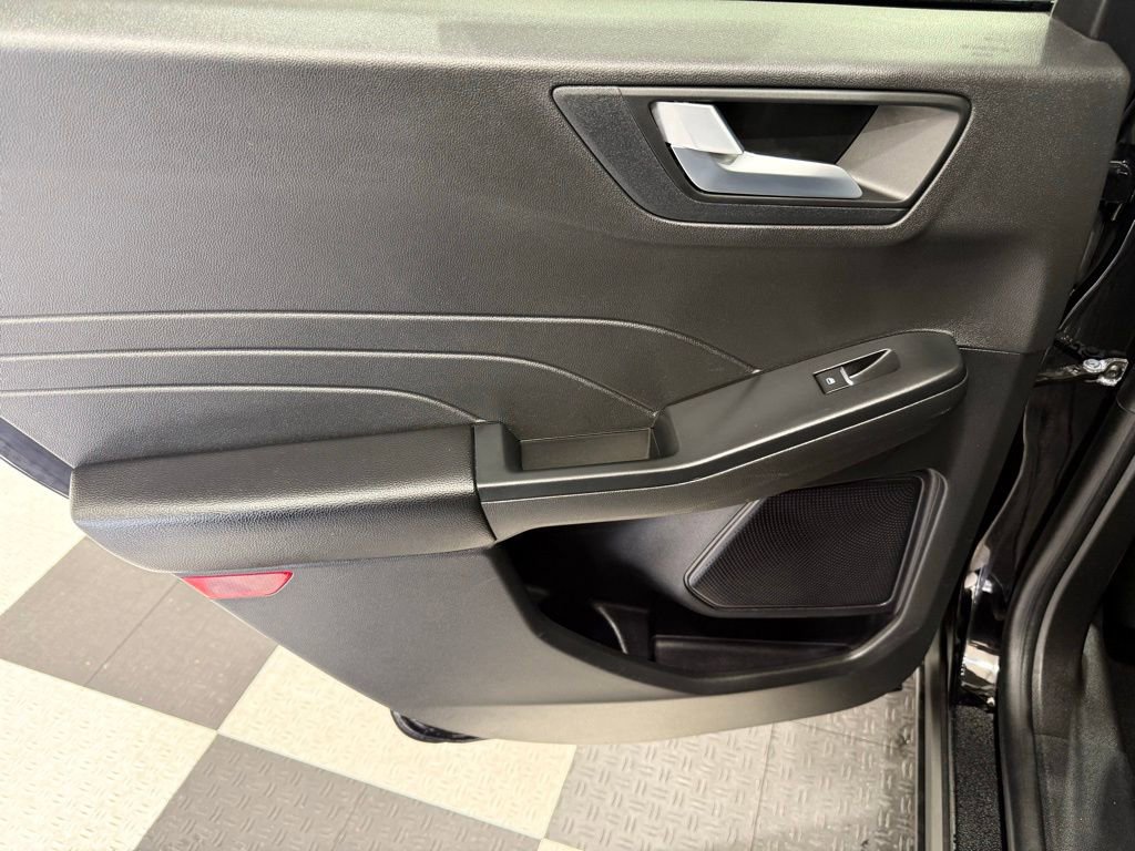 Used 2024 Ford Escape Platinum AWD/4WD image 21