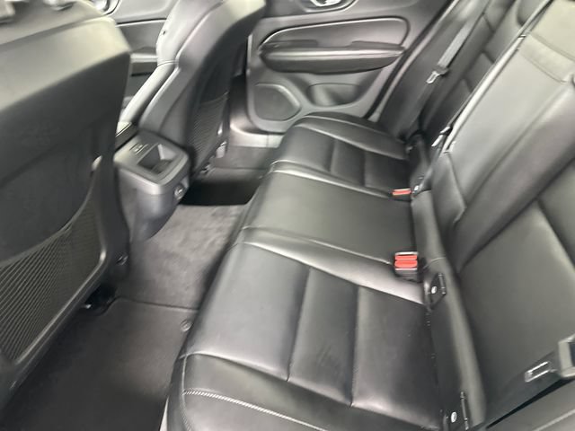 Used 2021 Volvo S60 T6 Momentum AWD/4WD image 16