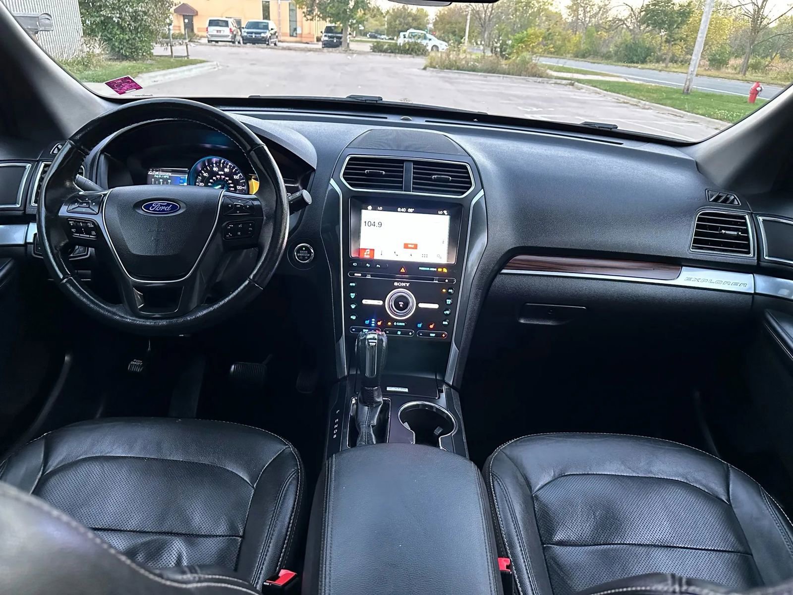 Used 2018 Ford Explorer Limited w/ Equipment Group 301A image 11