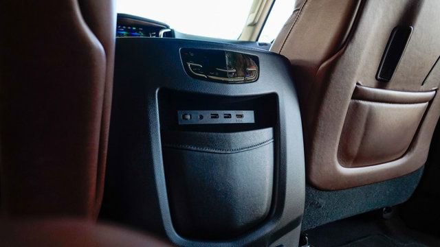 Used 2019 Cadillac Escalade ESV Premium Luxury image 68