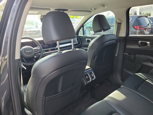 Used 2025 Kia Sorento S FWD image 13