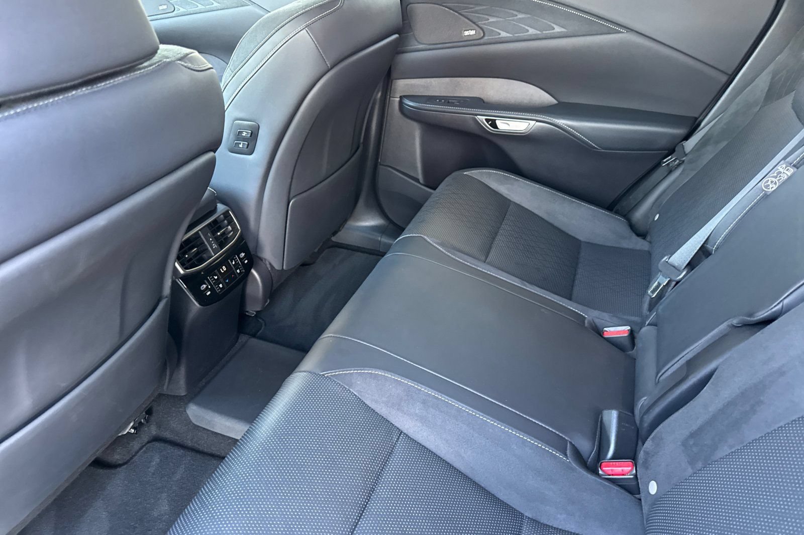 Used 2024 Lexus RX 450h AWD w/ Convenience Package image 13