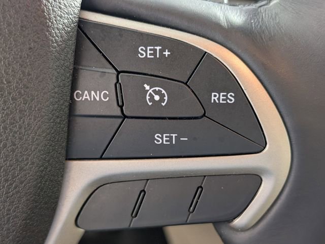 Used 2015 Jeep Grand Cherokee Limited w/ Trailer Tow Group IV image 18