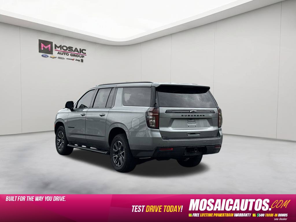 Used 2024 Chevrolet Suburban Z71 w/ Luxury Package AWD/4WD image 5