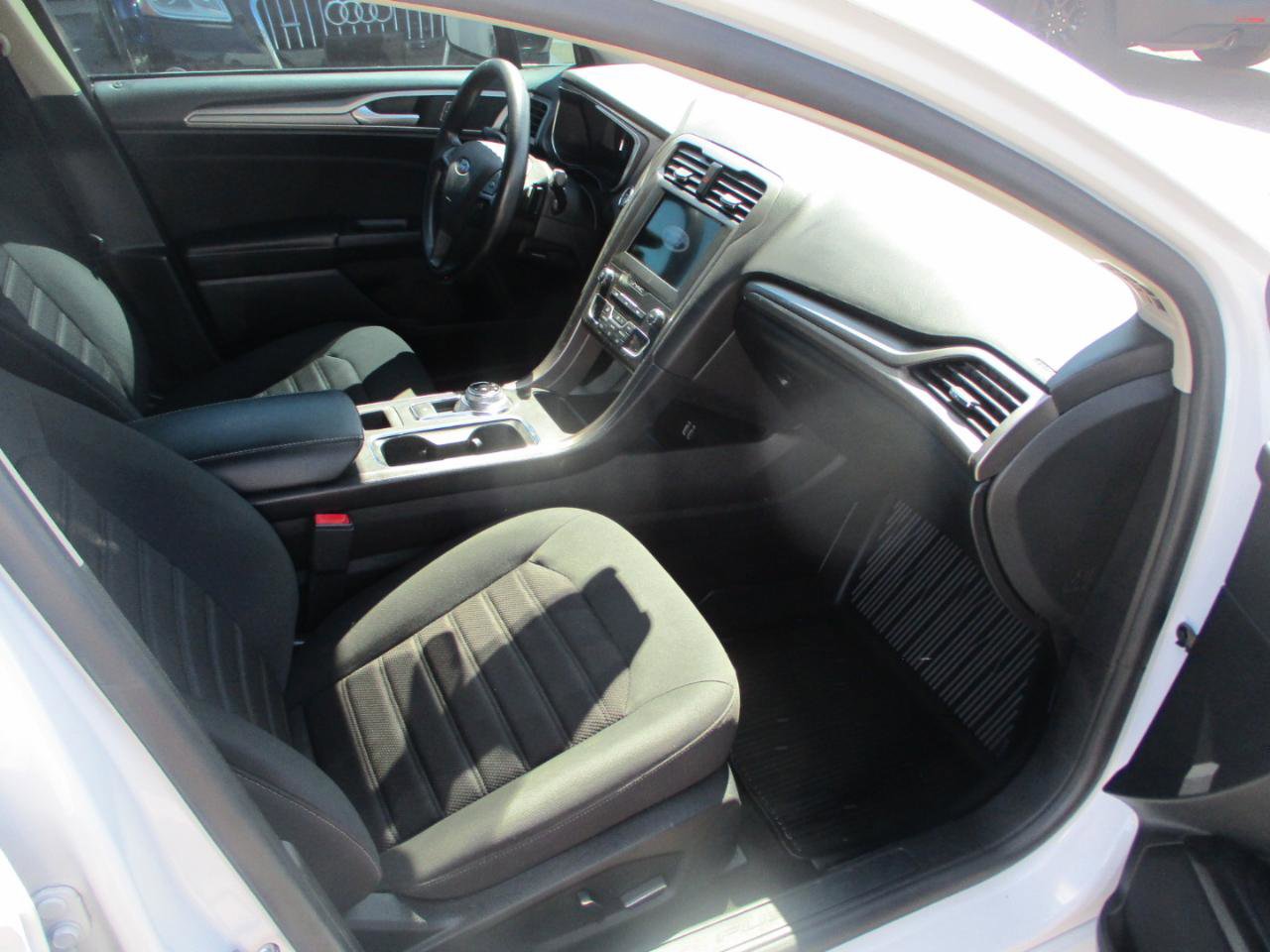 Used 2020 Ford Fusion SE AWD/4WD image 7
