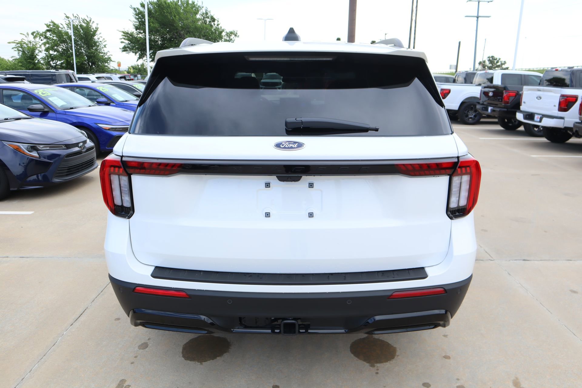 New 2026 Ford Explorer ST-Line RWD image 24