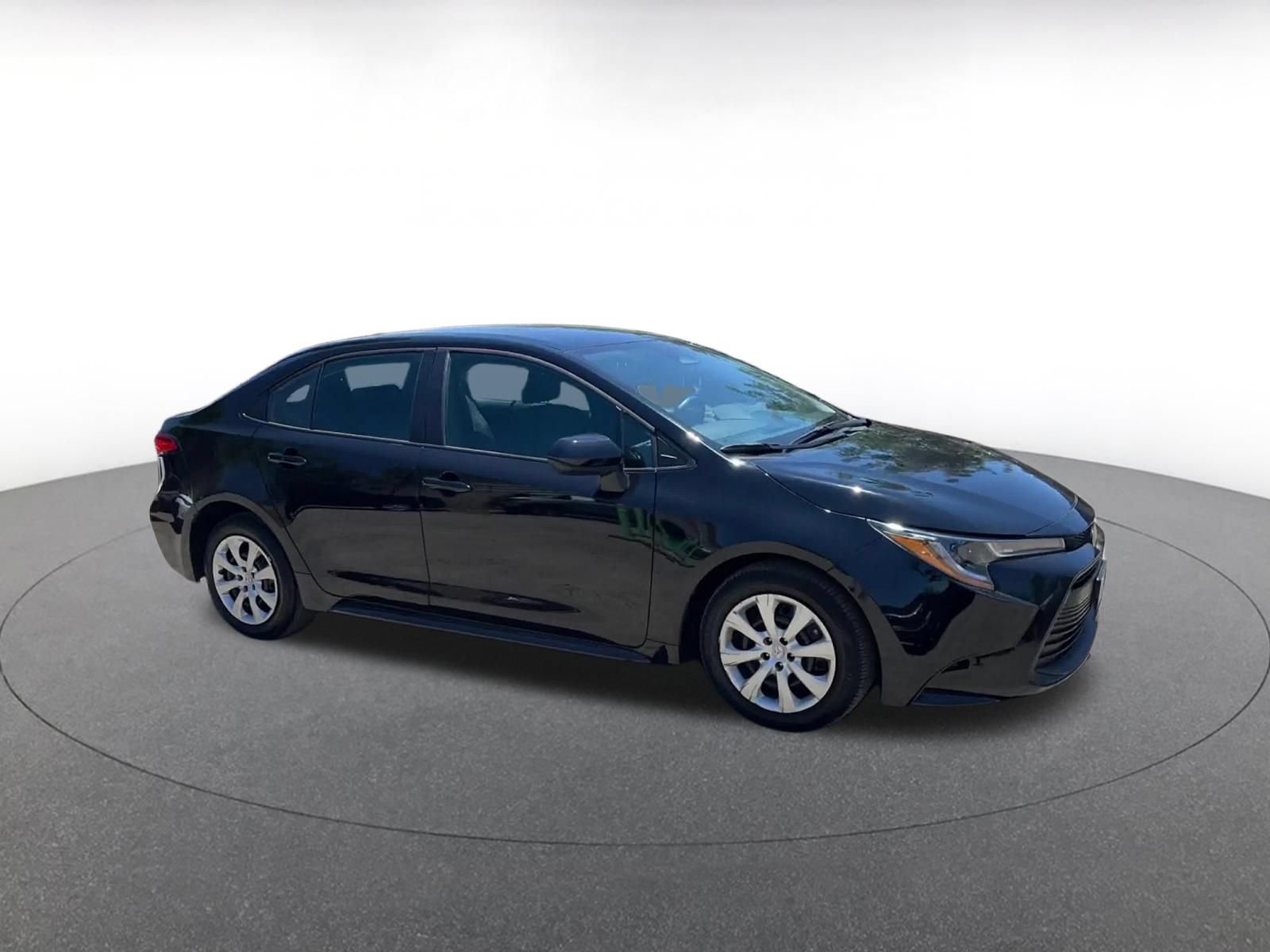 Used 2025 Toyota Corolla LE FWD video 2