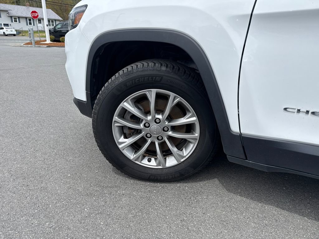 Used 2022 Jeep Cherokee Latitude Lux w/ Mopar Interior Package AWD/4WD image 27
