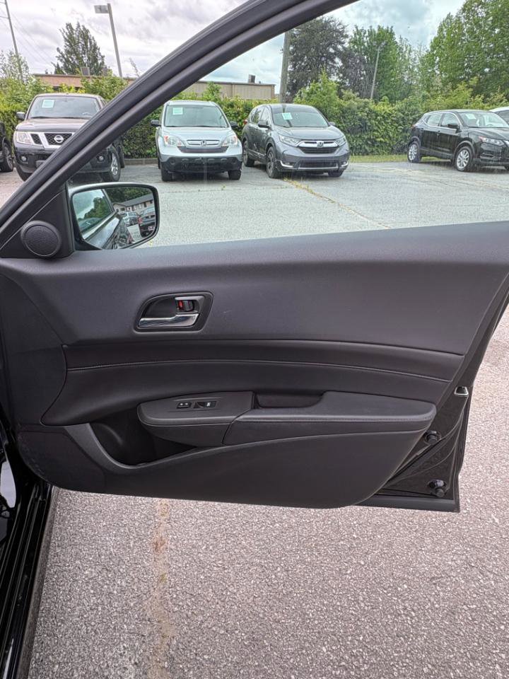 Used 2018 Acura ILX w/ Special Edition Package FWD image 12