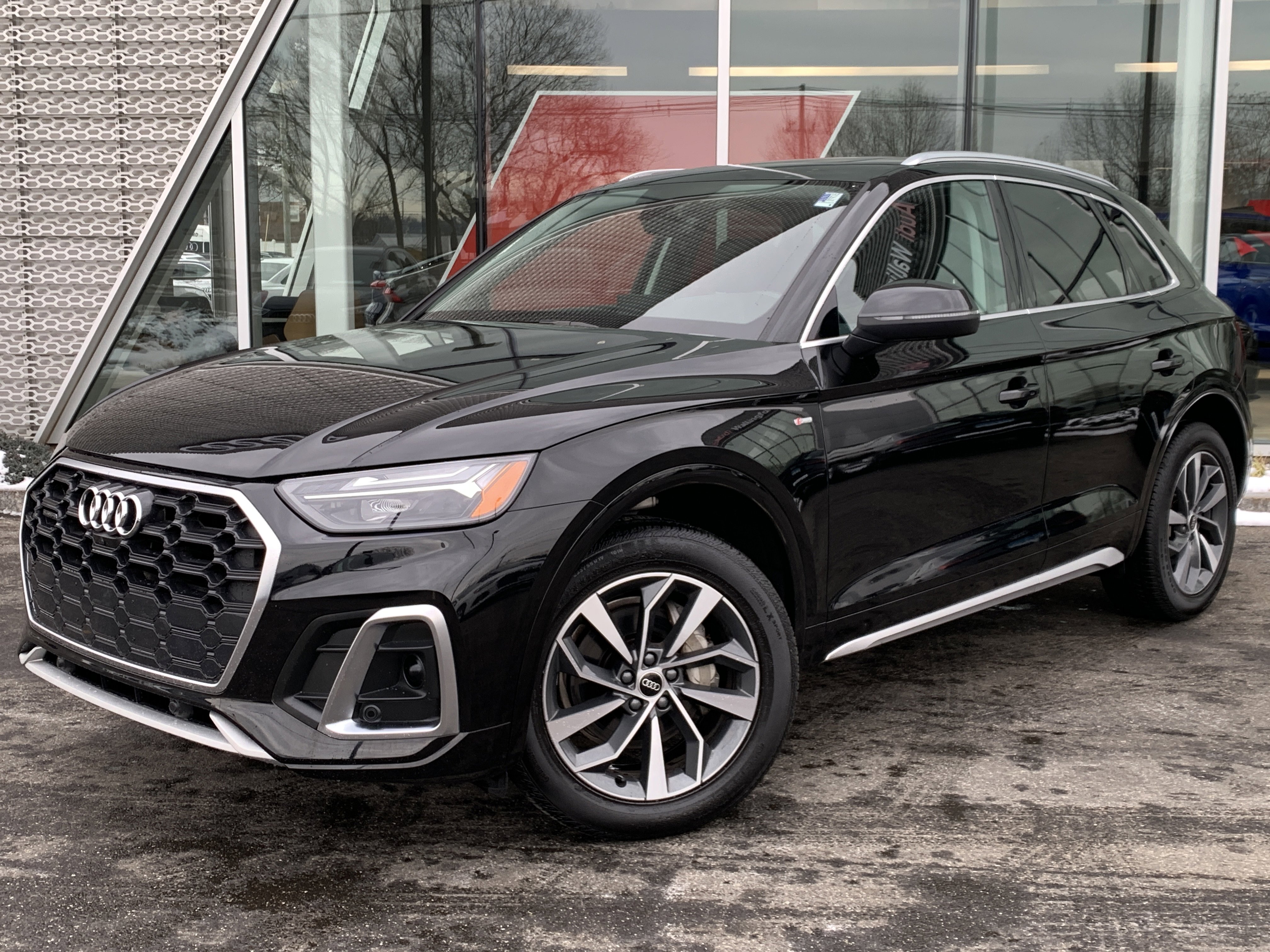 Certified 2023 Audi Q5 2.0T Premium Plus image 1