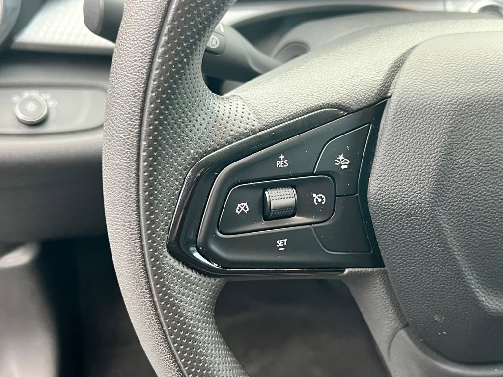 Used 2025 Chevrolet Trax LT image 18